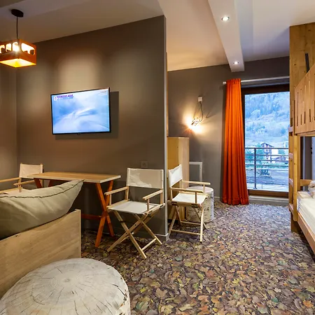 Base Camp Hotel