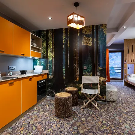 Base Camp Hotel