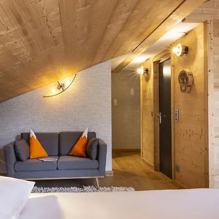 Base Camp Hotel