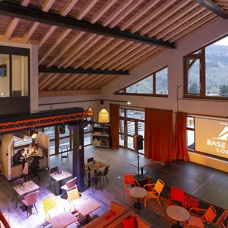 Base Camp Hotel 3*