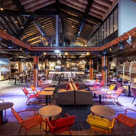 Base Camp Hotel